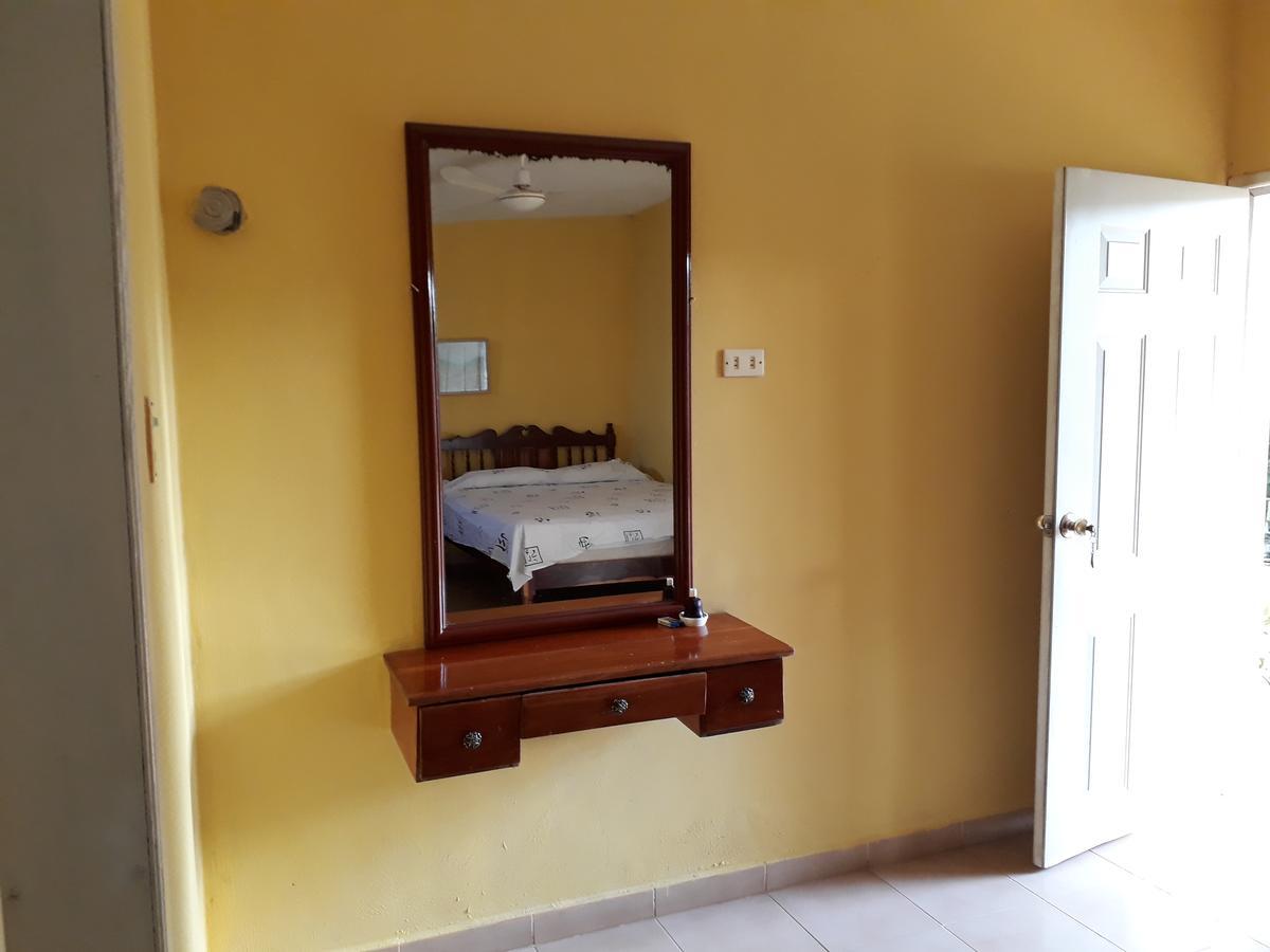 El Chac Mool Bed and Breakfast Santa Elena Pokój zdjęcie